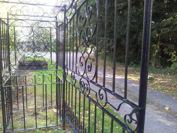 Painter and decorator job images